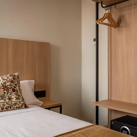 Aerohotel Barcelona Airport 24h